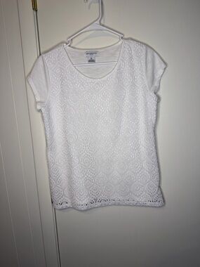 Liz Claiborne White Crochet Front Short Sleeve Tee
